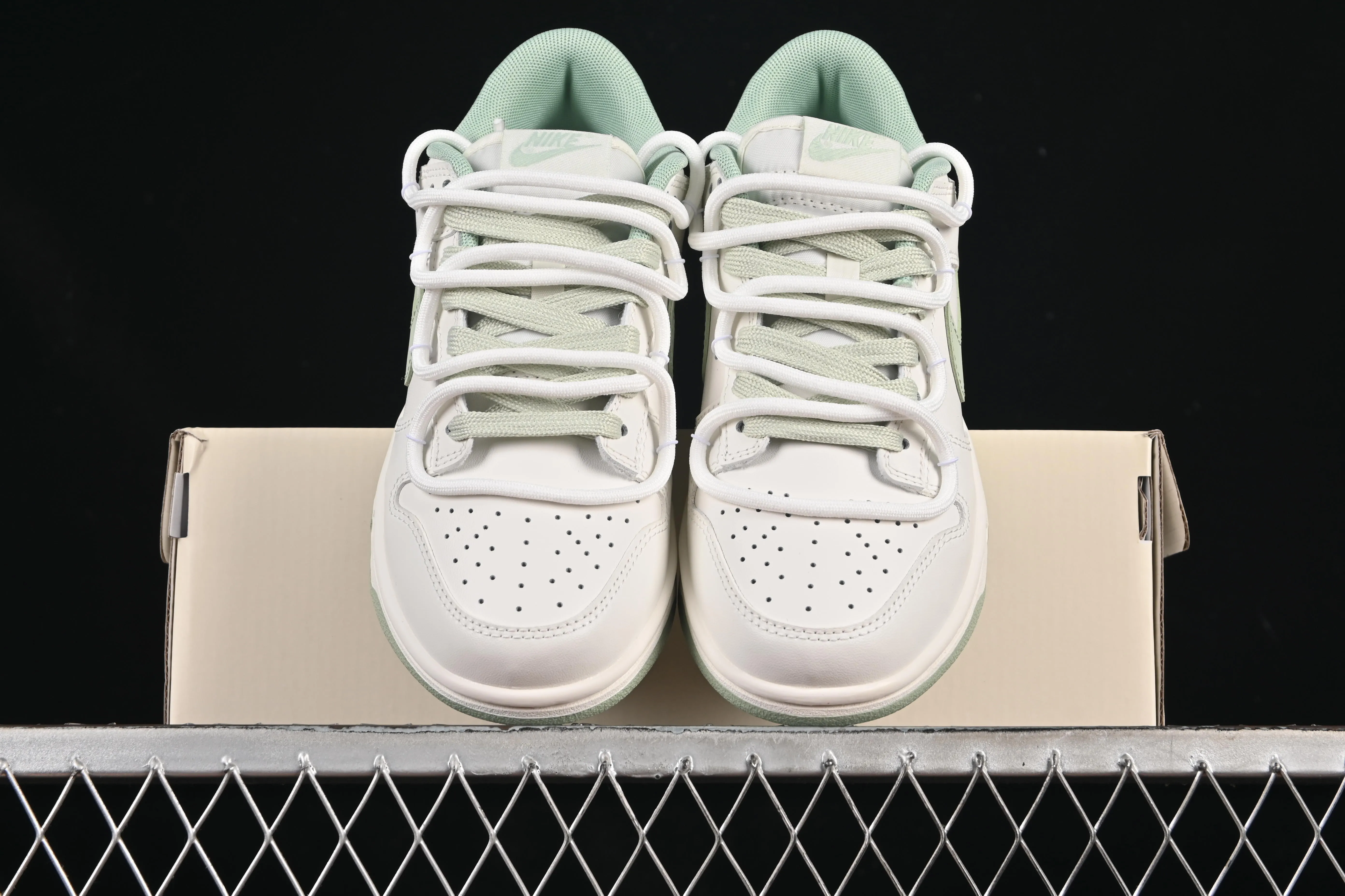 All Categories Nk SB Dunk Series Nk SB Dunk Low High-end Customized Low-top Shoes Nike SB Dunk Low "Just Do It" Straps Anniversary High-end Customized Low-top Casual Shoes WG0508-048